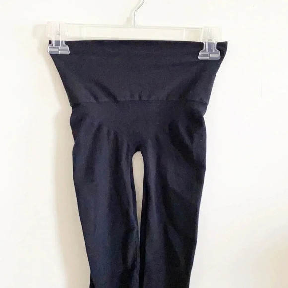 Spanx black “look at me” seamless high rise crop leggings - Picture 7 of 9